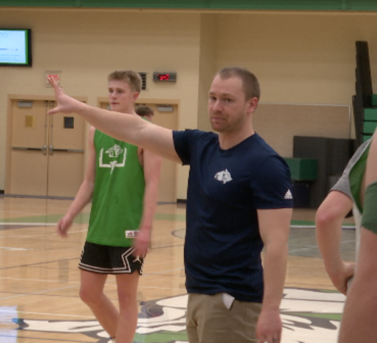 Evan Epperly coaching Glacier Boys Basketball, Kalispell